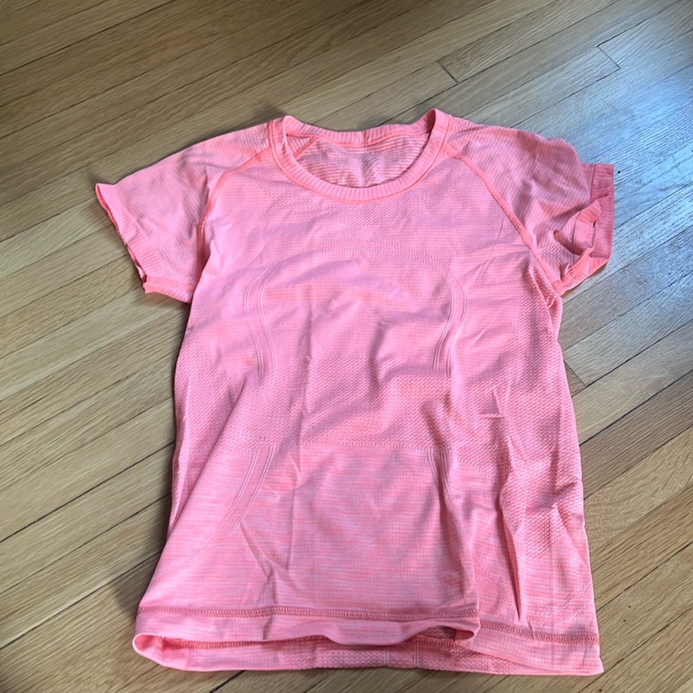Size 2/4 Swiftly Tech Tee - Cropped
